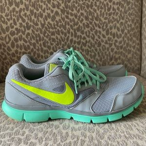 Women’s Nike Tennis Shoes (neon yellow/mint)